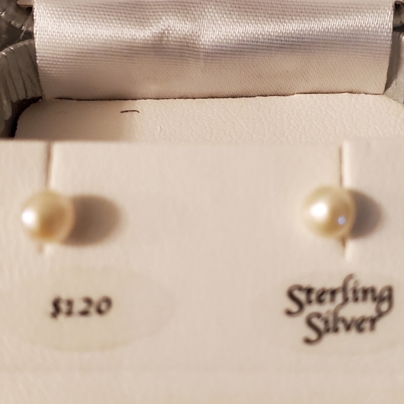 NWT Cultured Pearl 5MM Classic Stud Earrings with Sterling Silver Posts - Picture 4 of 9